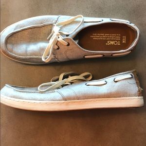 😎 Tom’s boat shoes